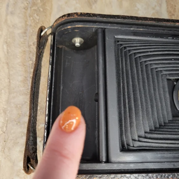 Vintage camera set Kodak Vintage Cameras in Black and Silver - Picture 12 of 16